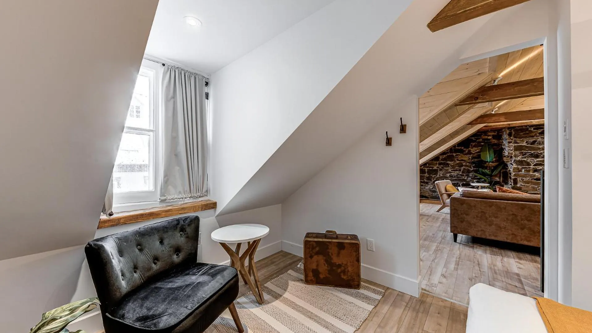 North House - Gorgeous 3 Bedroom 2-Floor Old Quebec Townhouse Québec