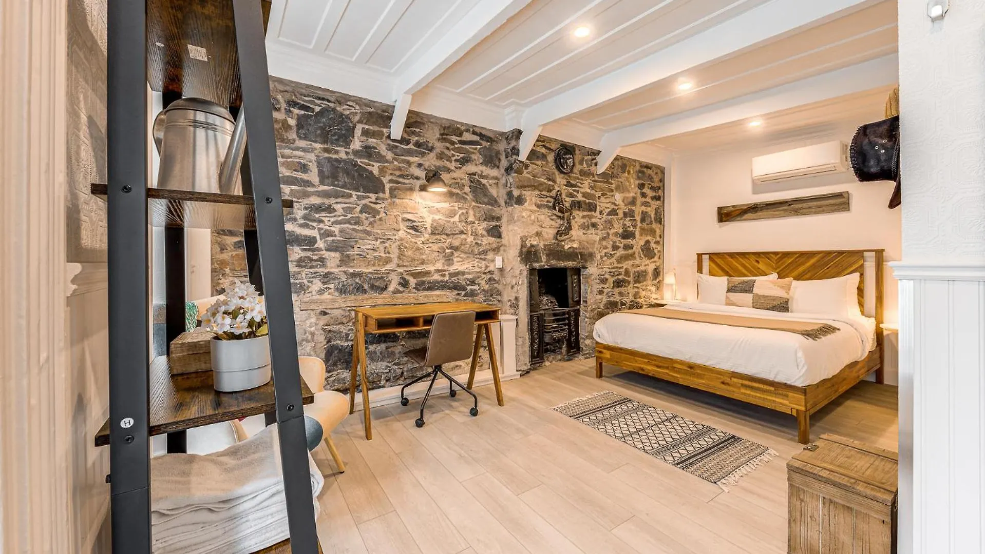 North House - Gorgeous 3 Bedroom 2-Floor Old Quebec Townhouse 0*, Québec